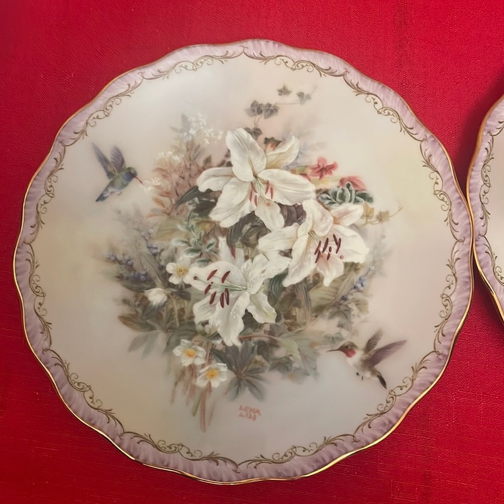 2 Hummingbirds Hand Painted by Lena Liu. Mint Condition. Limited Edition